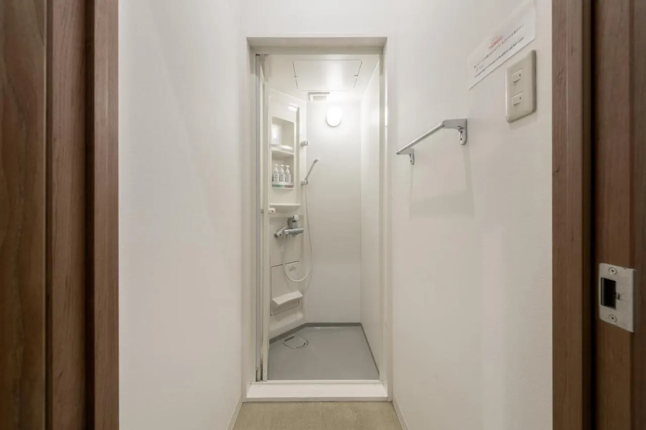 Bnb+ Tsuruhashi Osaka 0*,  Japón
